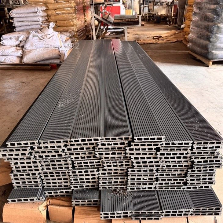 Antique Oak Outdoor WPC Fluted Slat Wall Panels